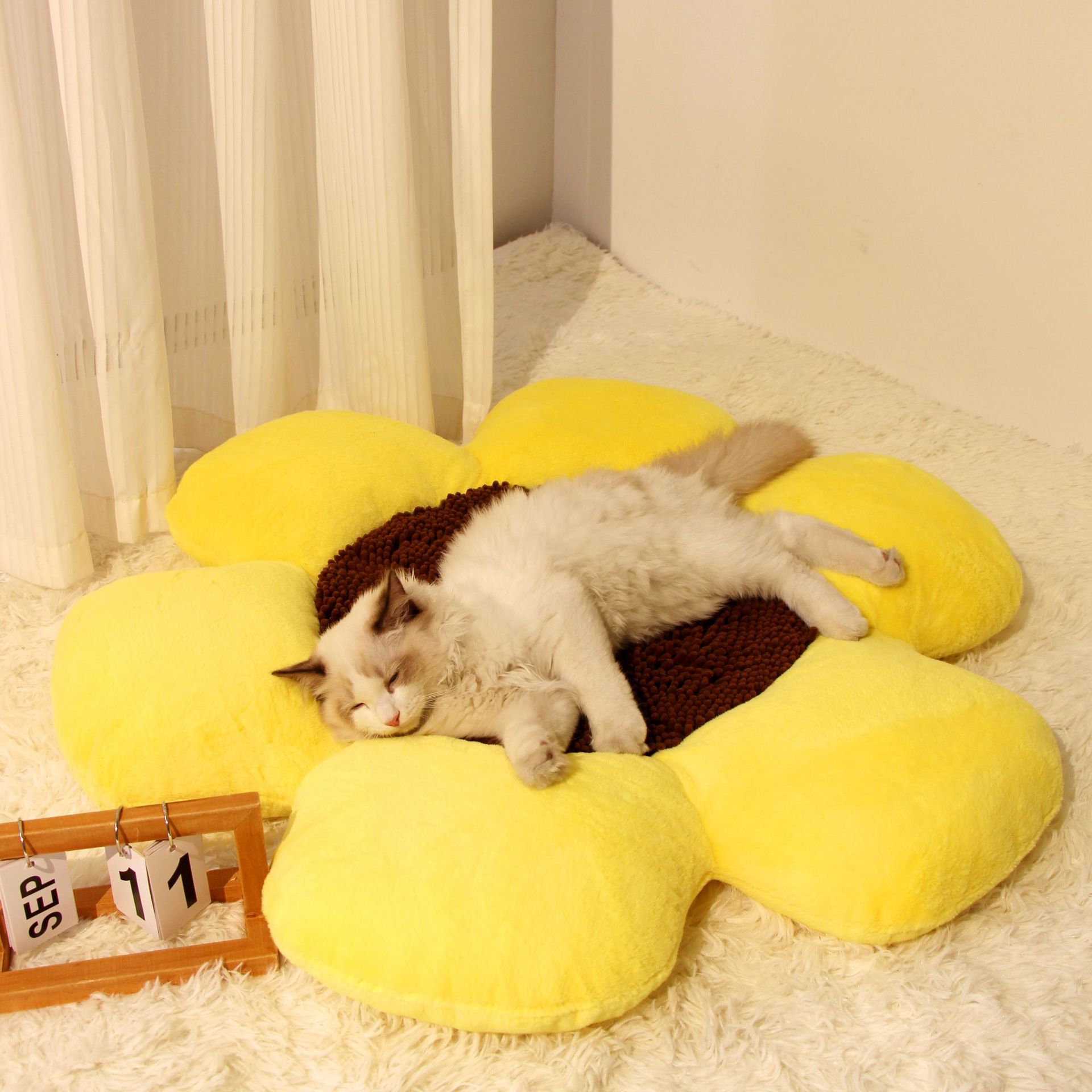 Round Flower Plush Winter Warm Pet Nest All Seasons Kennel