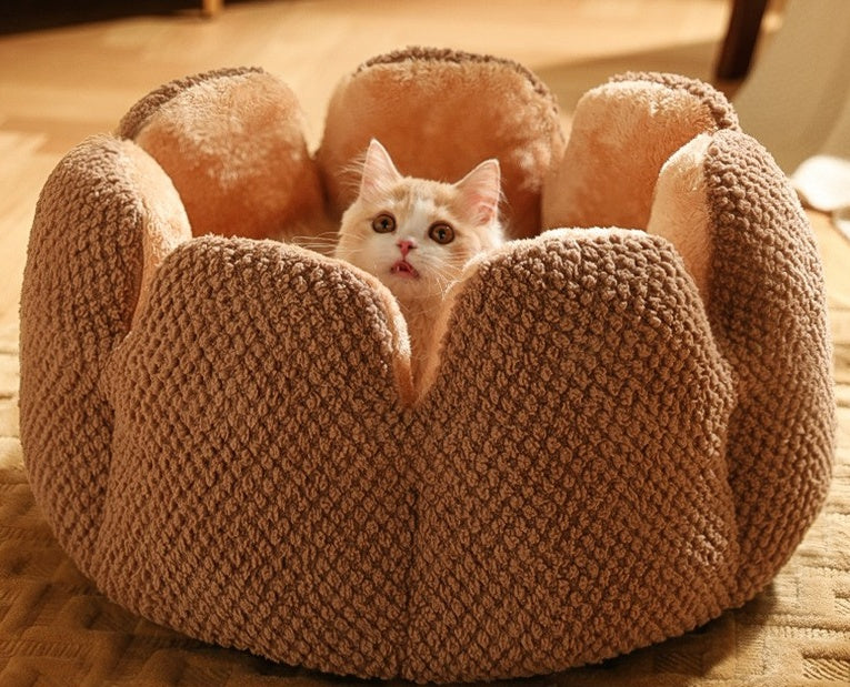 Soft Warm Cactus Petal Pet Nest